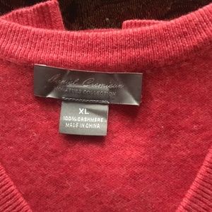 100% Cashmere V-Neck Sweater